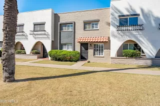 More Details about MLS # 6925501 : 2816 E CLARENDON AVENUE