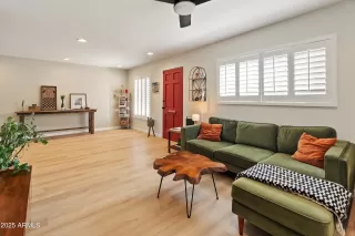 Photo #2: 6925501 Listing