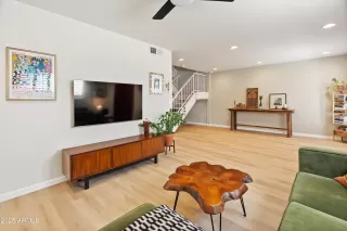 Photo #4: 6925501 Listing