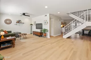 Photo #5: 6925501 Listing