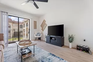 Photo #4: 6925517 Listing