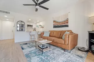 Photo #5: 6925517 Listing