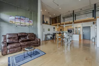 Photo #2: 6925573 Listing 