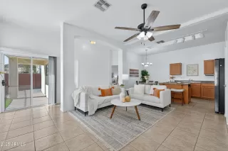 Photo #4: 6925616 Listing 