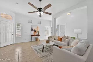 Photo #5: 6925616 Listing 