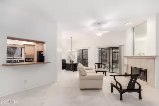 Photo #4: 6925657 Listing