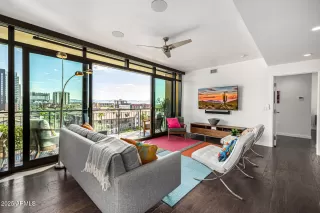 Photo #3: 6925686 Listing 