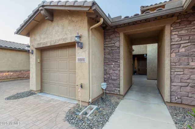 MLS: 6925691 Condo For Sale