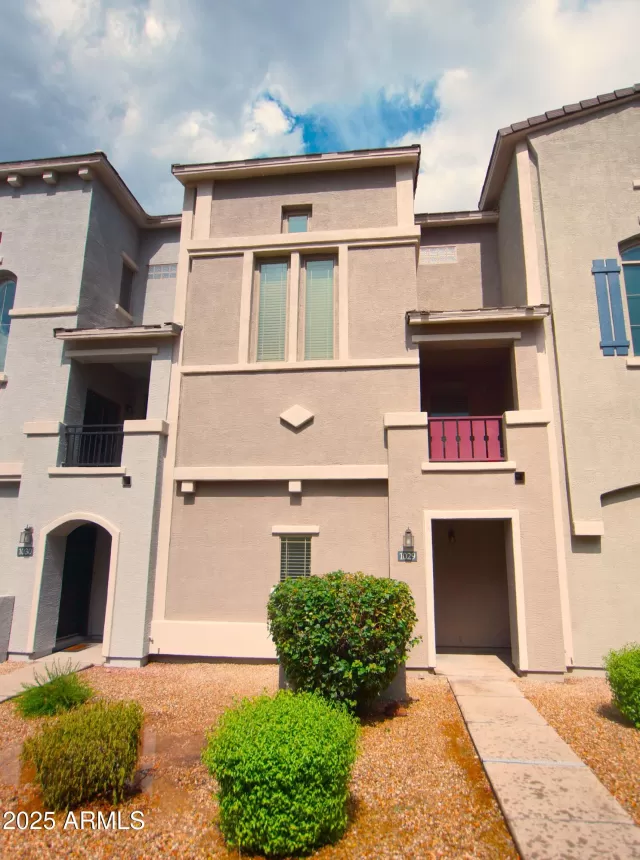 MLS: 6925708 Condo For Sale