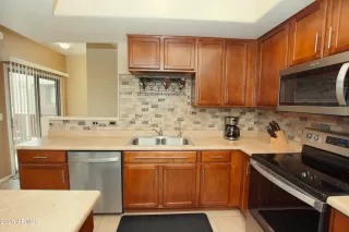 Photo #3: 6925708 Listing