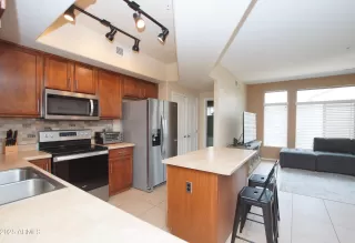 Photo #5: 6925708 Listing