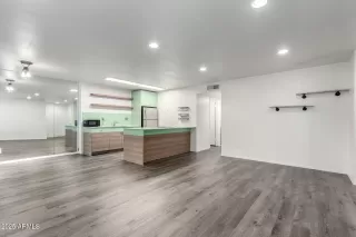 Photo #5: 6925779 Listing