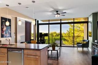 Photo #5: 6925870 Listing 