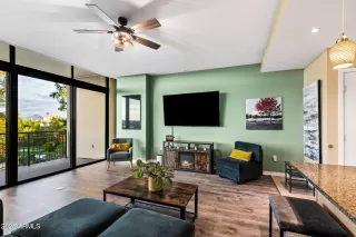 Photo #6: 6925870 Listing 