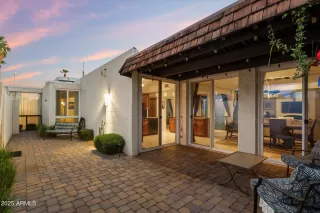 Photo #2: 6925915 Listing