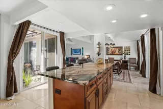 Photo #6: 6925915 Listing