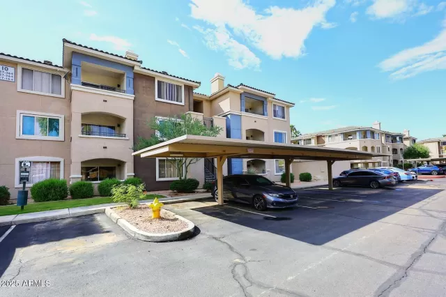 MLS: 6925976 Condo For Sale