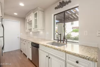 Photo #5: 6926016 Listing 