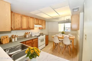 Photo #2: 6926021 Listing 