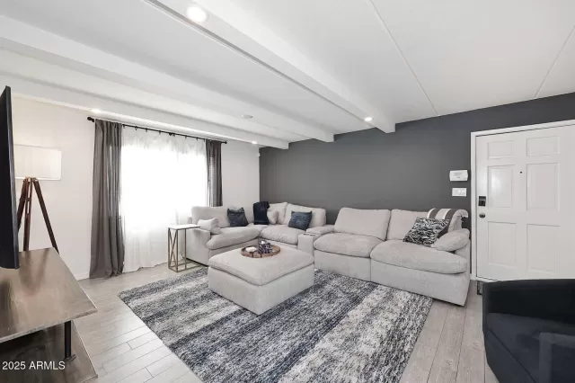 MLS: 6926298 Condo For Sale