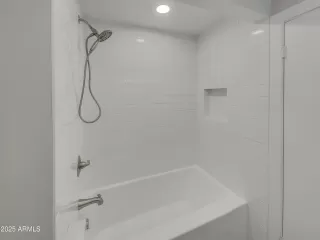 Photo #6: 6926301 Listing