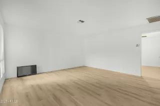 Photo #4: 6926341 Listing 