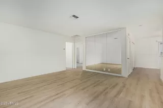 Photo #5: 6926341 Listing 