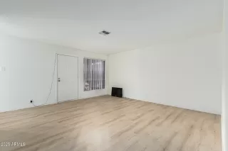 Photo #6: 6926341 Listing 