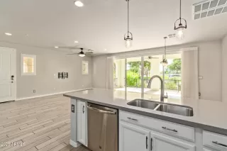 Photo #3: 6926516 Listing