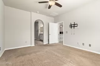 Photo #6: 6926516 Listing