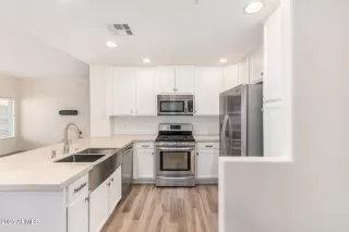 Photo #2: 6926568 Listing 