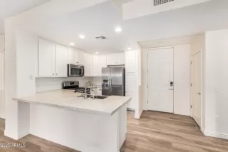 Photo #3: 6926568 Listing 