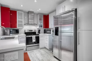 Photo #3: 6926667 Listing 