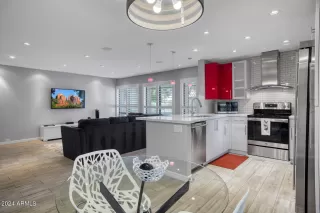 Photo #6: 6926667 Listing 