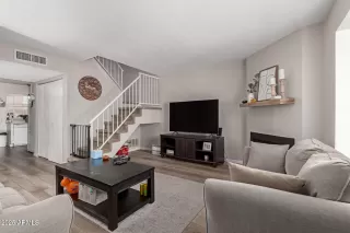 Photo #3: 6926682 Listing 