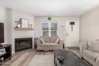 Photo #5: 6926682 Listing 