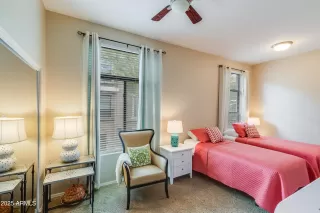 Photo #6: 6926696 Listing