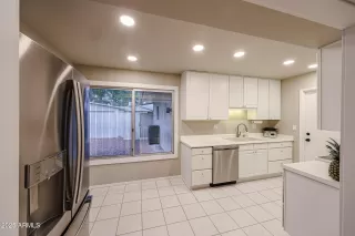 Photo #5: 6926698 Listing