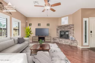 Photo #4: 6926777 Listing