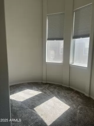 Photo #5: 6926824 Listing