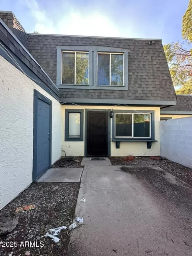 MLS: 6926866 Condo For Sale