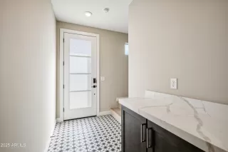 Photo #3: 6926872 Listing 