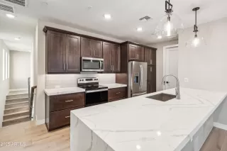 Photo #5: 6926872 Listing 