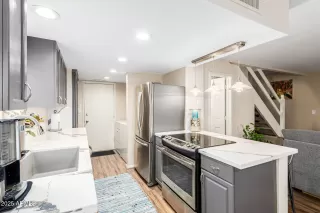 Photo #3: 6926995 Listing 