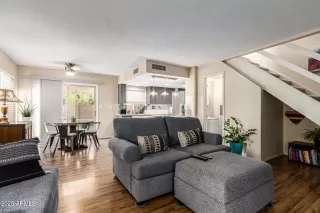 Photo #6: 6926995 Listing 