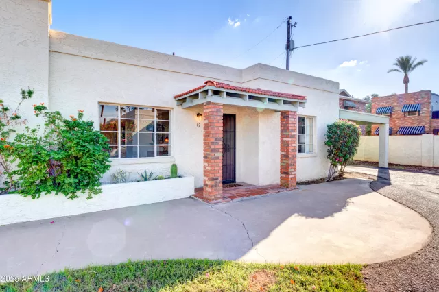 MLS: 6927046 Condo For Sale