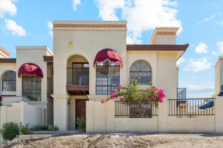 Photo #1: 6927066 Listing 