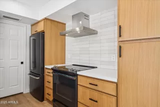 Photo #6: 6927066 Listing 