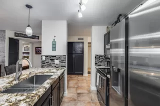 Photo #5: 6927121 Listing 