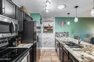 Photo #6: 6927121 Listing 